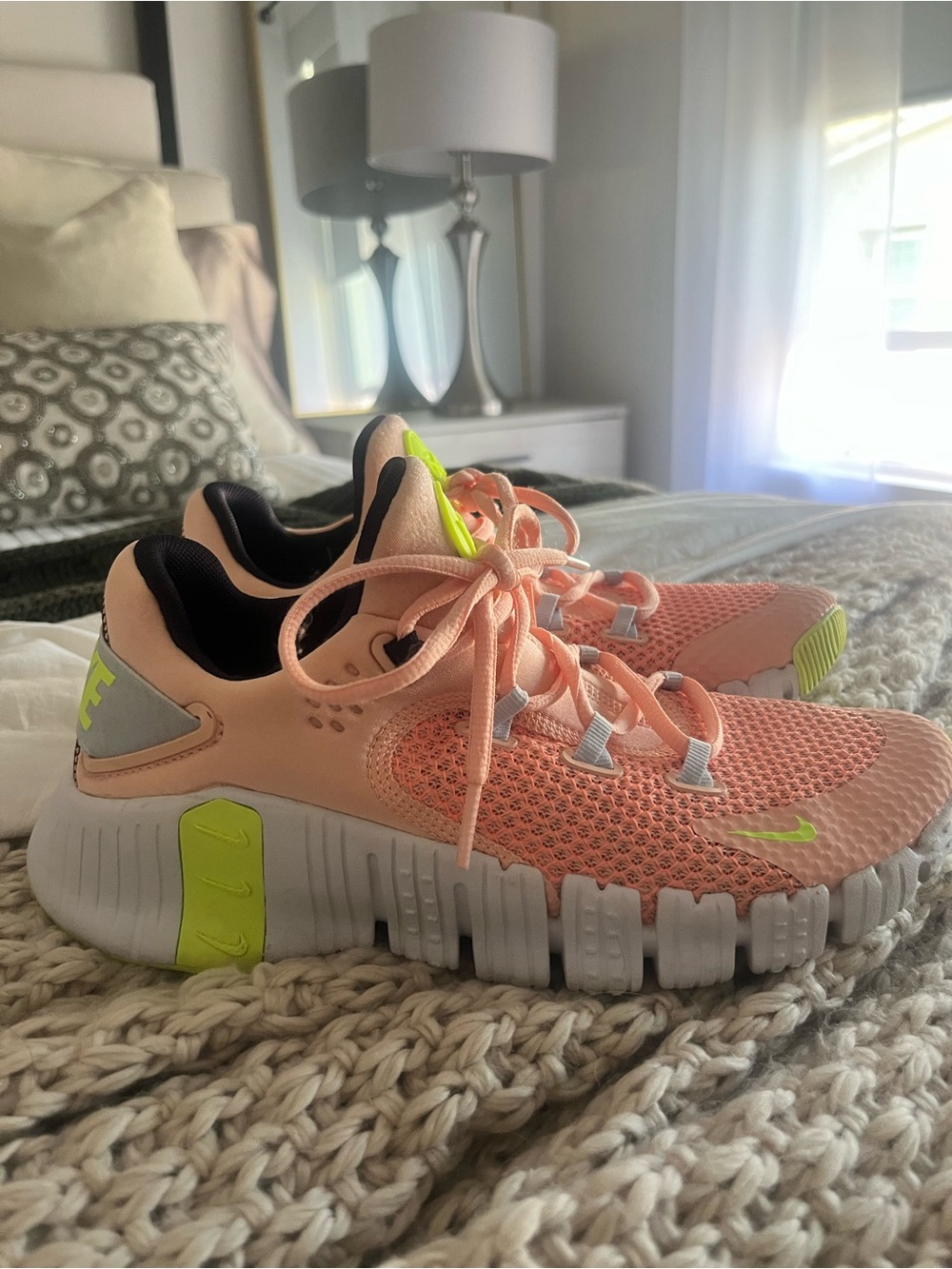Nike Free Metcon Women's 7.5 Arctic Pink Peach Neon Yellow - Picture 2 of 12